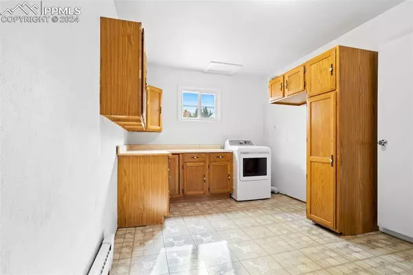 315 Maplewood DR, Colorado Springs, CO 80907