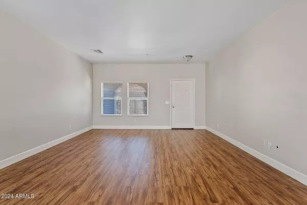 8866 E SHANGRI LA Road, Scottsdale, AZ 85260