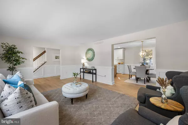 616 GLEN CT, Blackwood, NJ 08012