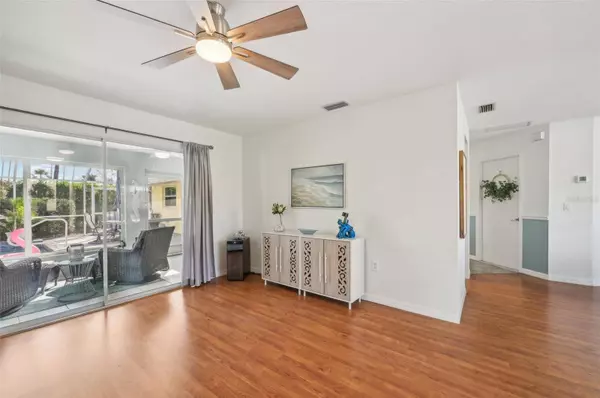 4835 JACARANDA HEIGHTS DR, Venice, FL 34293