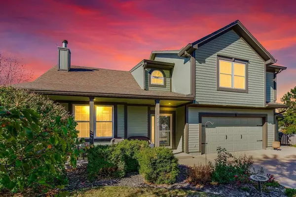 906 N 2nd ST #E, Louisburg, KS 66053