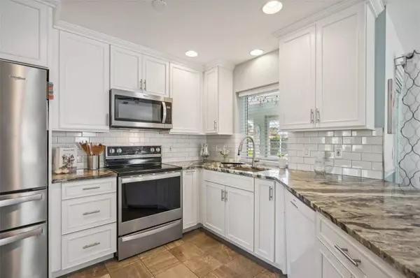 4835 JACARANDA HEIGHTS DR, Venice, FL 34293