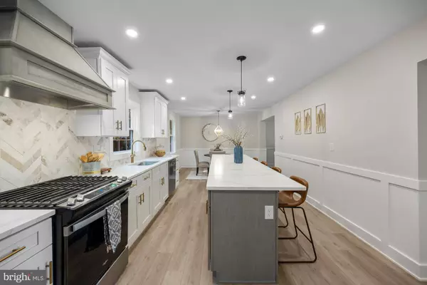 616 GLEN CT, Blackwood, NJ 08012