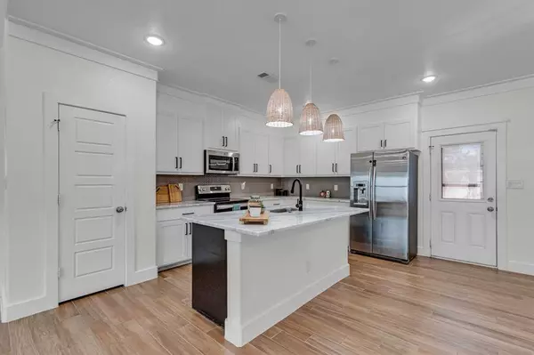 5418 Stonegate Circle, Granbury, TX 76048