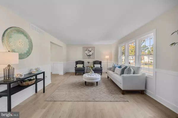 616 GLEN CT, Blackwood, NJ 08012