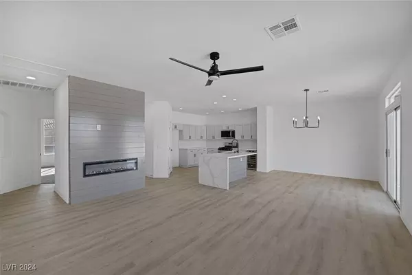 8604 Vivid Violet Avenue, Las Vegas, NV 89143