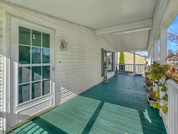 4 Nightingale Court, White Twp., NJ 07823