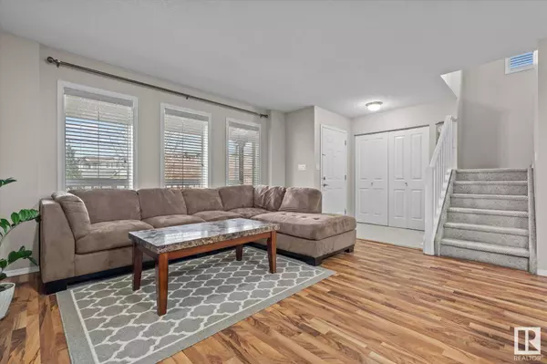 15806 139 ST NW, Edmonton, AB T6V 1S5