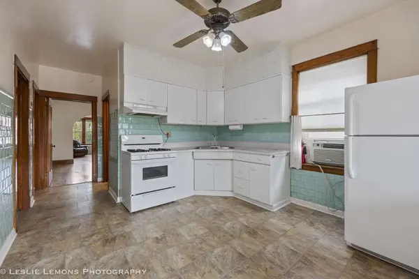 5229 W Newport Avenue, Chicago, IL 60641