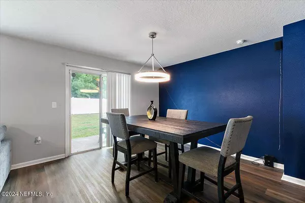 2411 SOTTERLEY LN, Jacksonville, FL 32220