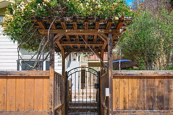 806 W Brookes Ave, San Diego, CA 92103-3802