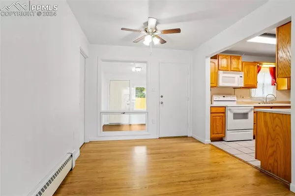 315 Maplewood DR, Colorado Springs, CO 80907