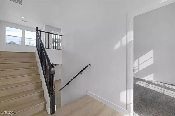 8604 Vivid Violet Avenue, Las Vegas, NV 89143