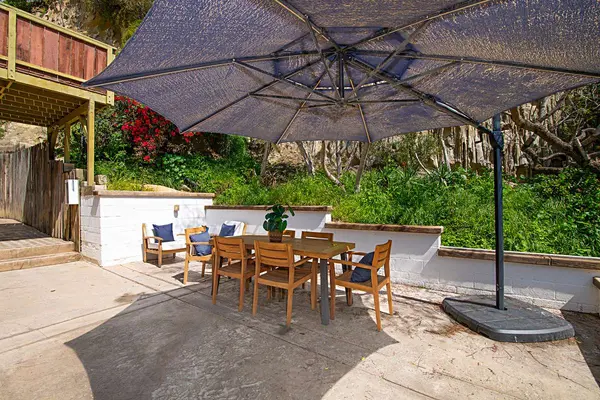 806 W Brookes Ave, San Diego, CA 92103-3802