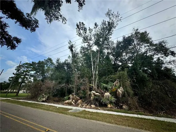 27 JEAN LAFITTE BLVD, Jean Lafitte, LA 70036