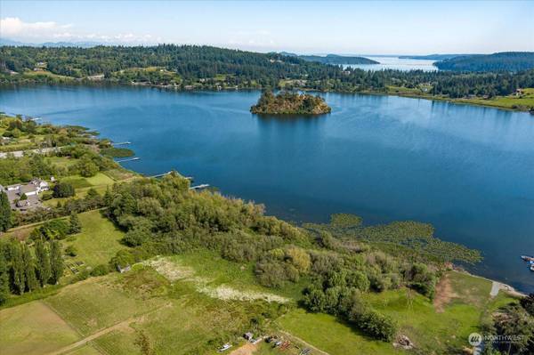 5638 Campbell Lake RD, Anacortes, WA 98221