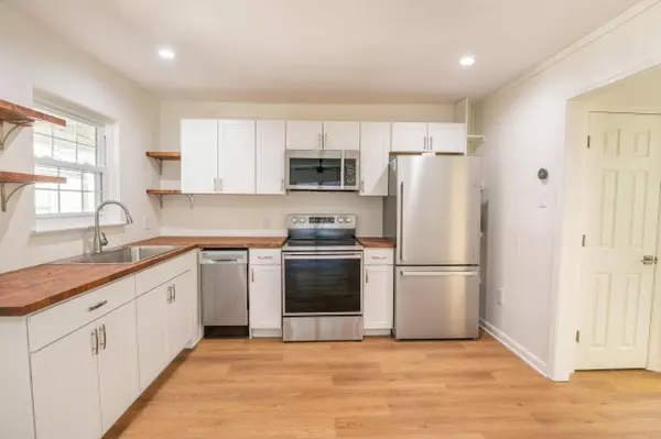 650 Cornell St #D-61, Charleston, SC 29407