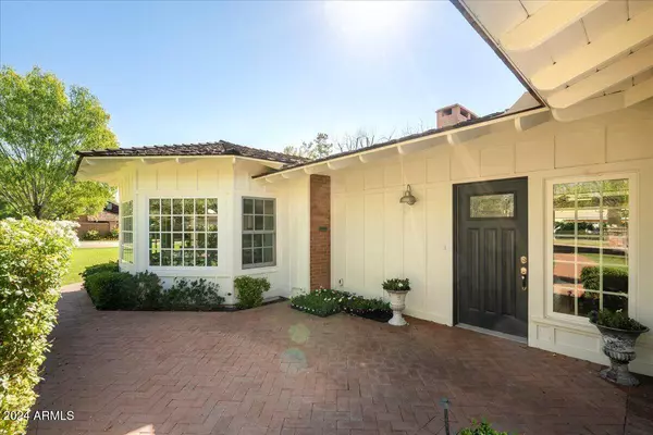 77 E OCOTILLO Road, Phoenix, AZ 85012