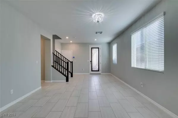 10137 Skye Saddle Avenue, Las Vegas, NV 89166