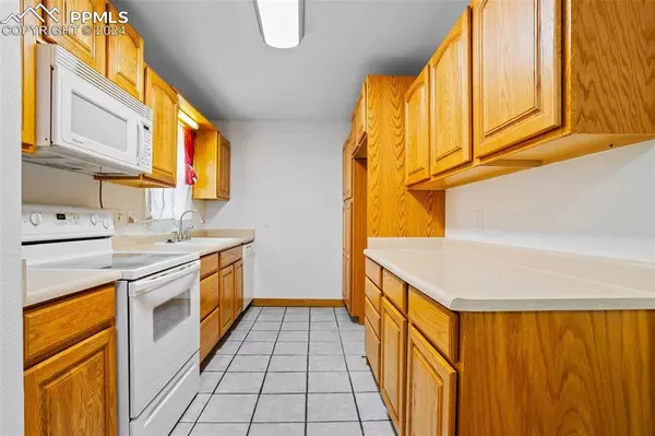 315 Maplewood DR, Colorado Springs, CO 80907