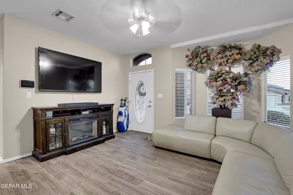 3241 Derby Point DR, El Paso, TX 79938