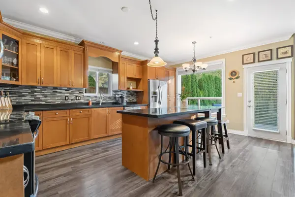 19178 117A AVE, Pitt Meadows, BC V3Y 2R3