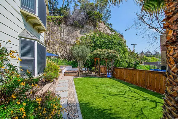 806 W Brookes Ave, San Diego, CA 92103-3802