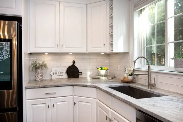 4 Wildflower Ln, Plymouth, MA 02360