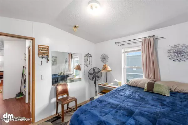 9499 Brayton DR #8, Anchorage, AK 99507