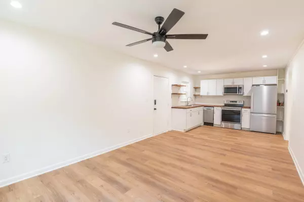 650 Cornell St #D-61, Charleston, SC 29407