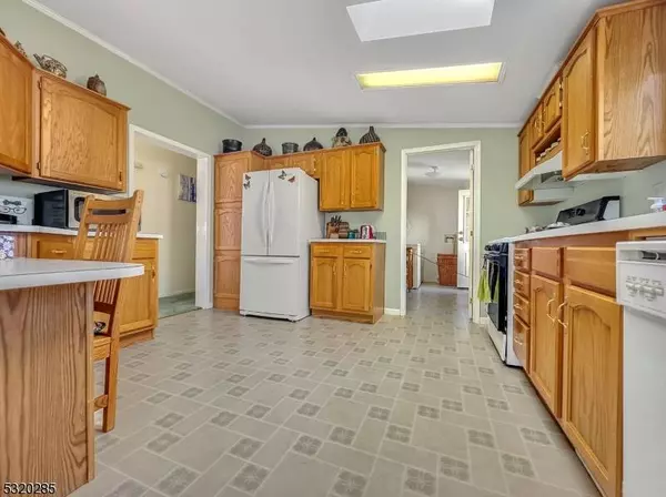 4 Nightingale Court, White Twp., NJ 07823