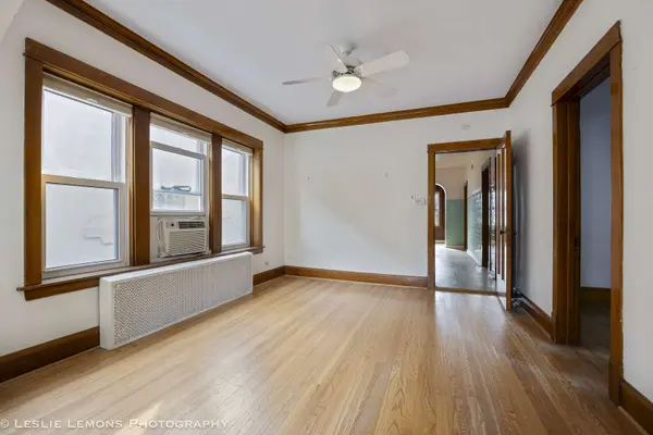 5229 W Newport Avenue, Chicago, IL 60641