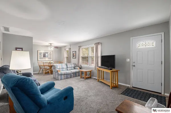 520 S 70th Street, Omaha, NE 68106