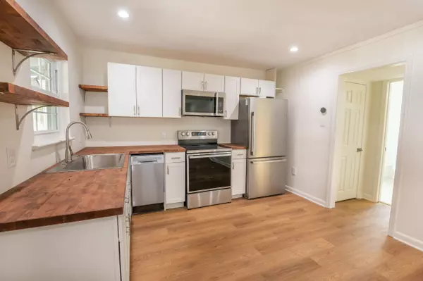 650 Cornell St #D-61, Charleston, SC 29407