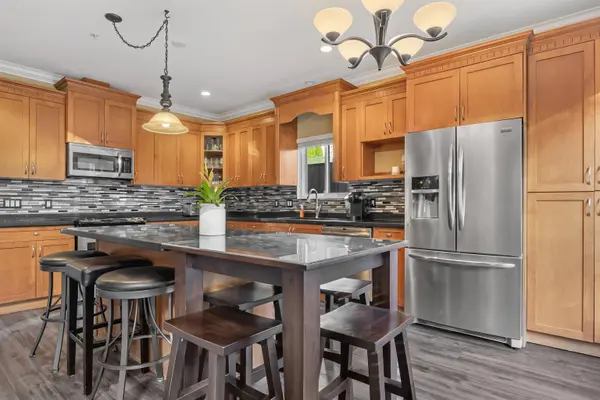 19178 117A AVE, Pitt Meadows, BC V3Y 2R3