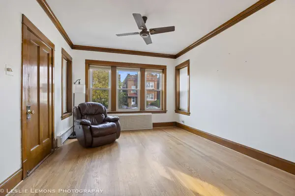 5229 W Newport Avenue, Chicago, IL 60641