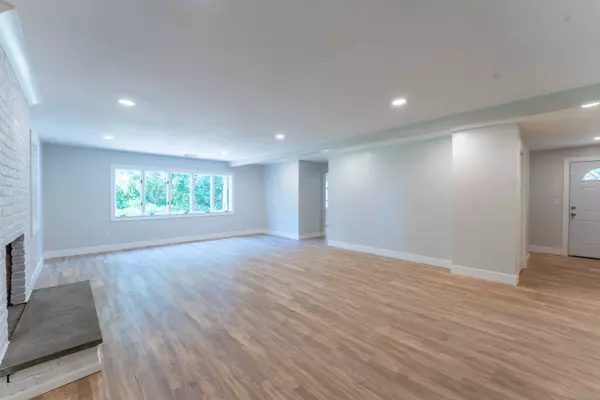 359 Amity Road, Bethany, CT 06524