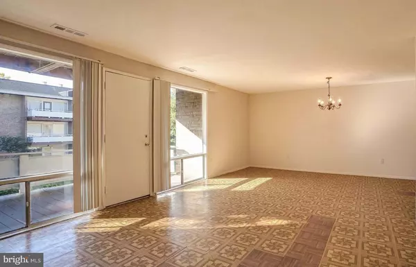 519 WILSON BRIDGE DR #6718 B-2, Oxon Hill, MD 20745