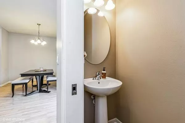 4217 E 48th Street, Des Moines, IA 50317