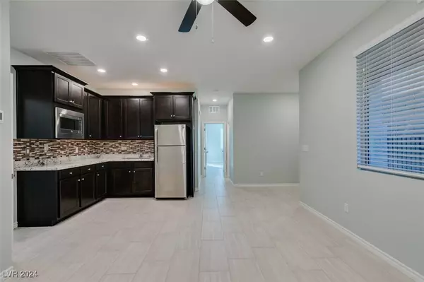 10137 Skye Saddle Avenue, Las Vegas, NV 89166