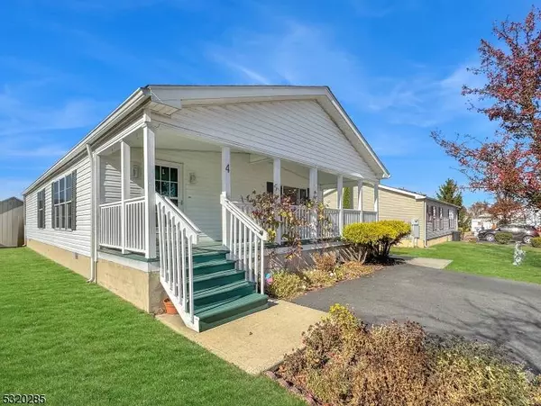 4 Nightingale Court, White Twp., NJ 07823