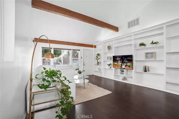 4270 Grand View BLVD, Los Angeles, CA 90066