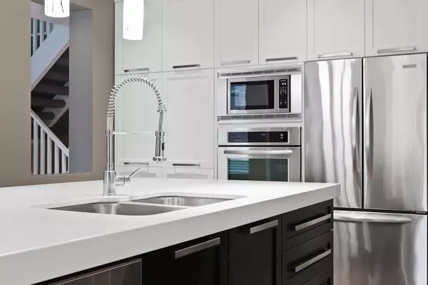 246 Evanspark CIR NW, Calgary, AB T3P 0A5