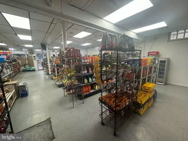 521 BROADWAY, Westville, NJ 08093