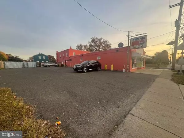 521 BROADWAY, Westville, NJ 08093