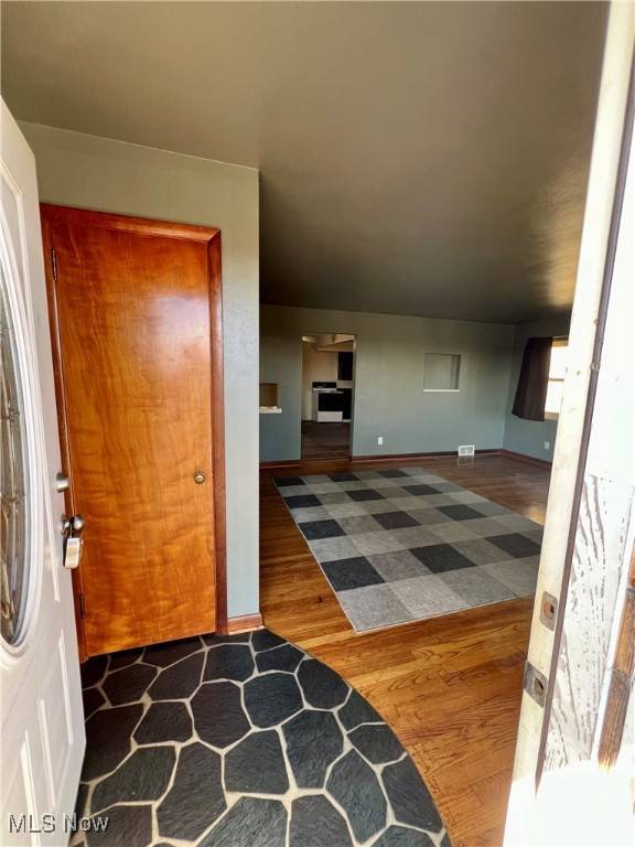 2803 Whitehaven BLVD, Steubenville, OH 43952