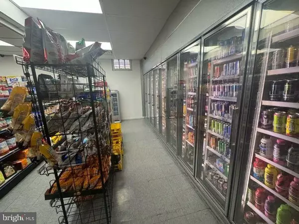 521 BROADWAY, Westville, NJ 08093