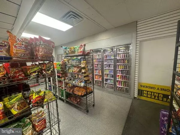 521 BROADWAY, Westville, NJ 08093