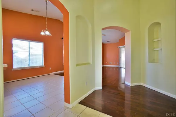 1484 Tulip Street, Lemoore, CA 93245