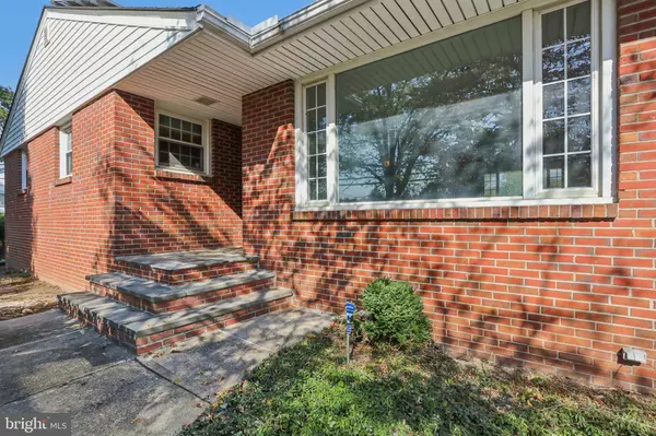 2236 PENNINGTON RD, Trenton, NJ 08638